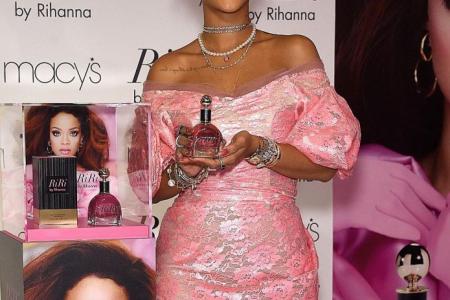 Rihanna launches new fragrance