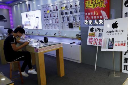 China's fake Apple stores thrive as new iPhone is launched