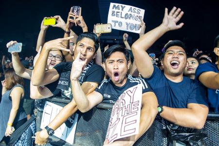 Muse madness hits Singapore