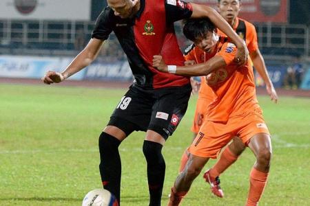 Brunei DPMM hangs on for victory