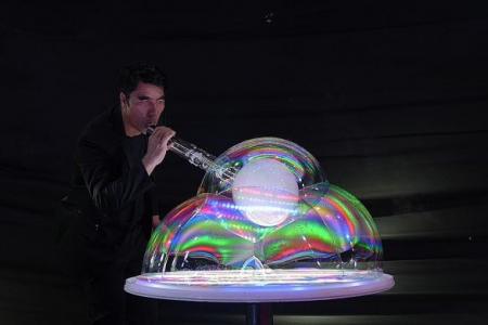 World record bubble artist pops into Singapore for weekend performance
