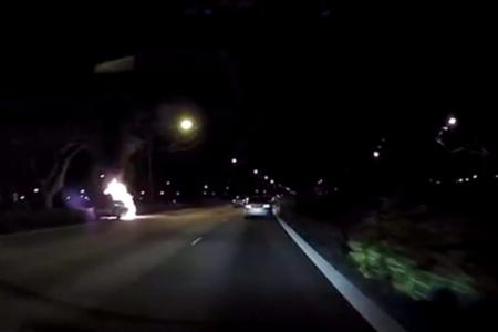 VIDEO: Taxi on fire on the ECP
