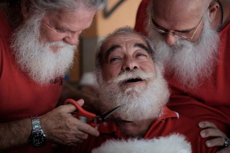 Santas in Brazil end Christmas with a shave