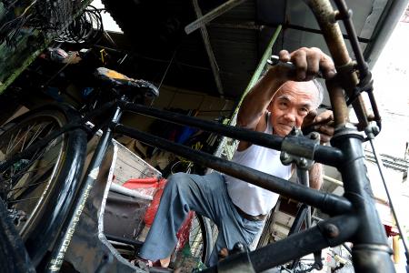 The last trishaw repairman has been in the business for over 60 years