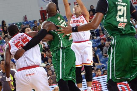Wong and locals help Slingers beat champions