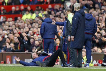 LVG dive steals show in Man United’s win over Arsenal