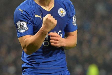 Leicester must wrap up title by April, says Richard Buxton