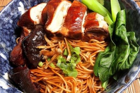 Hed Chef: Soy sauce chicken noodles