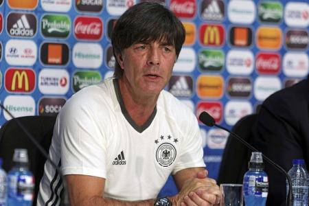 Loew sorry for smelly fingers' routine