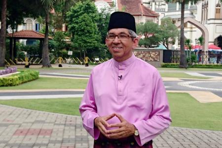 Dr Yaacob: Muslims must embrace non-Muslims also