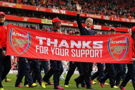 Wenger must buy or say bye to title hopes