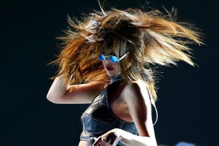 Selena Gomez's concert in S'pore gets mixed reactions