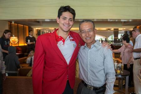 Schooling thanks his first coach