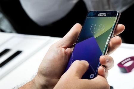 New Samsung phone hits sour note with users