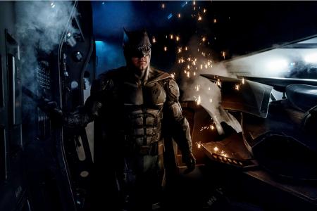Director gives peek at new Batsuit