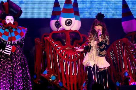 Joey Yung shakes off foot injury to dazzle at S'pore show