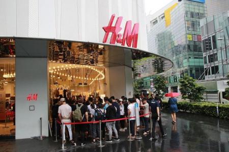 They queue for 2 days for Kenzo-H&M collection