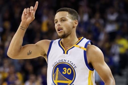 Curry sets three-point record by sinking 13