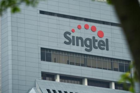 Singtel offers to placate upset customers