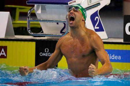 Le Clos smashes own 100m fly world record 