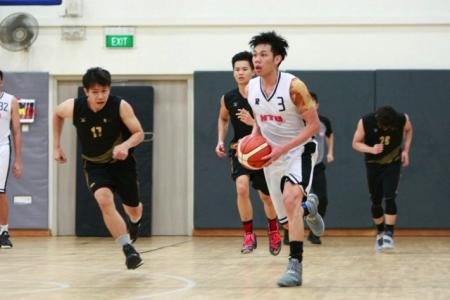 Jabez Su (#3) had a game-high 18 points as NTU (white) defeated SIM 58-46 to win the IVP Basketball Championship.