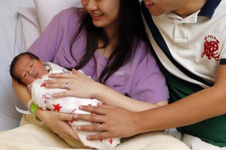Extra month of unpaid infant care leave for civil servants