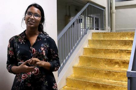 Student charms residents with her art of gold