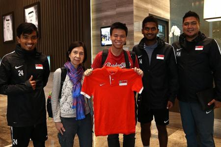 Singapore fans meet Lions, thanks to Qatar Airways
