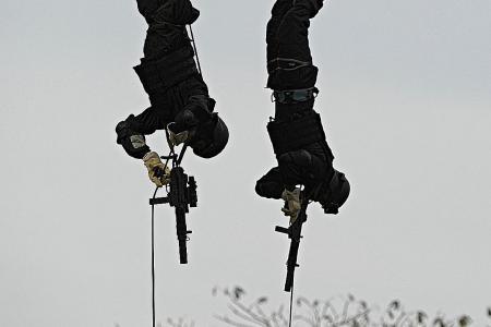 Dropping in for anti-terror training