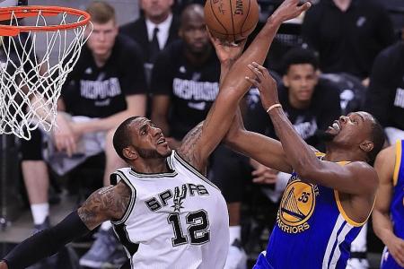 Durant delivers for Warriors