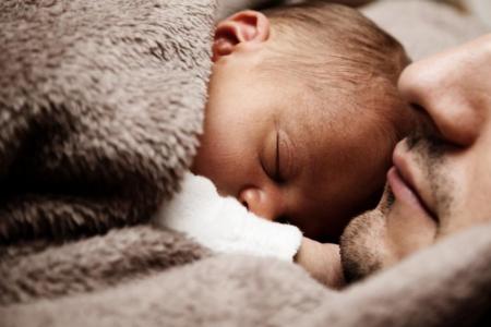 Bed-sharing raises risk of Sudden Infant Death Syndrome: Experts