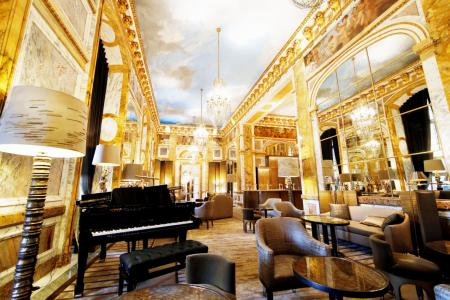 Historic Paris luxury hotel reopens after 4-year makeover