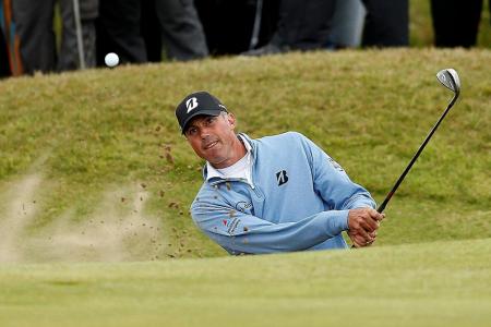 Kuchar in strong position  as McIlroy recovers