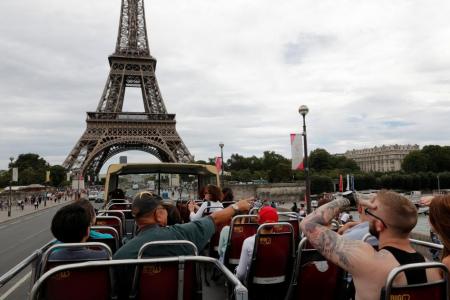France retains No. 1 tourist destination title