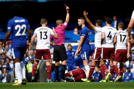 Red cards prompt Conte to work on 'new formation with 10 men'