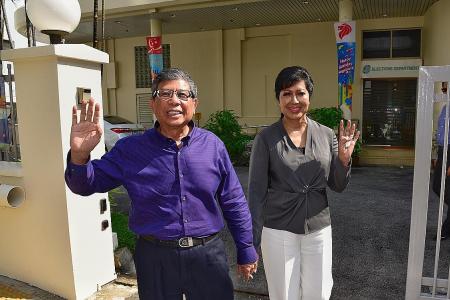 Salleh Marican submits  papers to run for president
