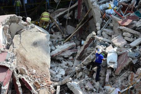 Over 140 killed in powerful Mexico quake
