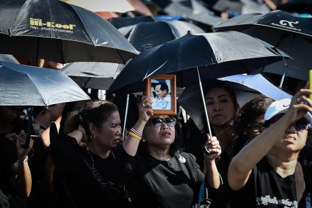 Thai crowds witness final rehearsal of royal cremation processions