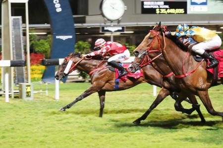 Lor extends lead with Happy Valley double