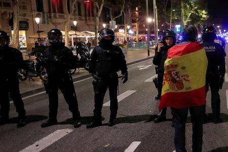 Catalan police face their  own question of independence