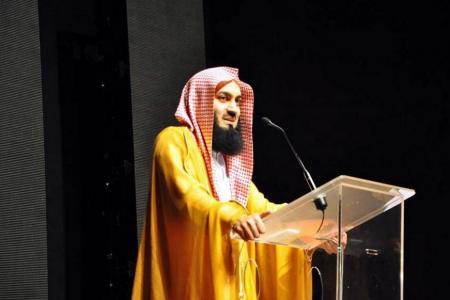 2 Muslim preachers banned from Singapore 