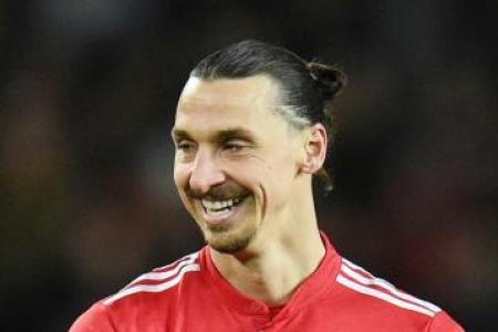  Ibrahimovic: United can win EPL, Champions League