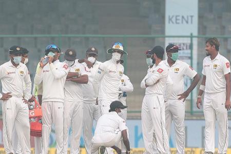 Doctors concerned as cricketers in New Delhi choke in smog