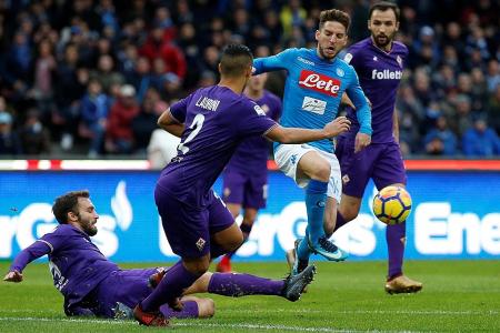 Napoli blow chance to go top of Serie A