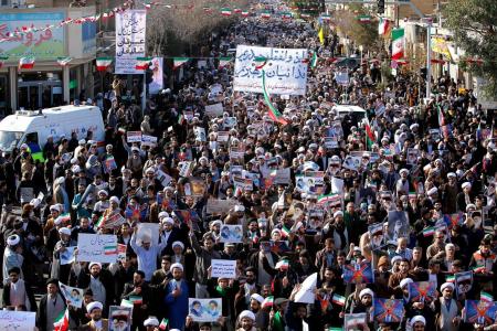 Huge pro-regime rallies in Iran as protests die down 