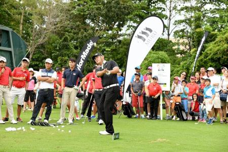 Discover Golf Carnival draws crowd of 2,000
