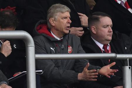 Arsenal manager Wenger called ref Dean a &#039;disgrace&#039;