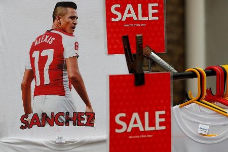 Whiteside: Man United will Champions League with Sanchez