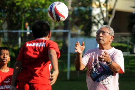 Singapore football great Majid Ariff dies at age 80