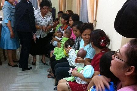 Japanese man wins custody of 13 kids born to Thai surrogates